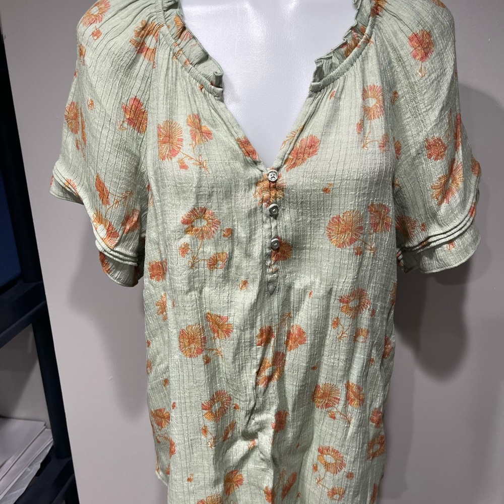 Wonderly Floral Button-Up Women Top